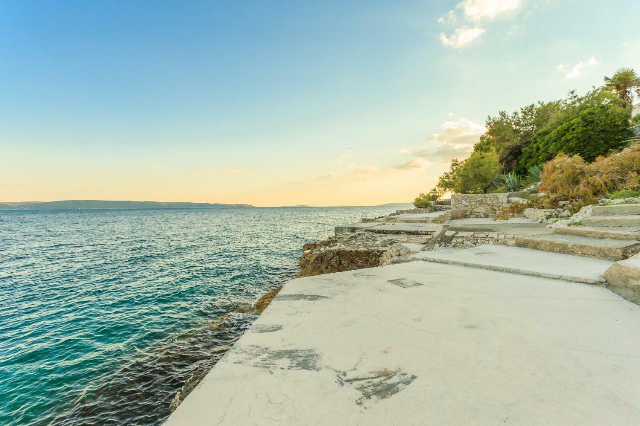 Holiday Home Lola, Sea On A Palm! Heated Pool Trogir Exterior photo