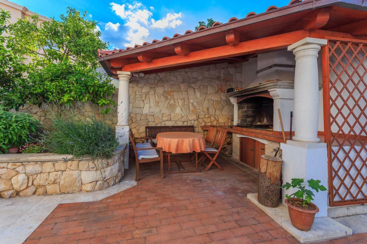 Holiday Home Lola, Sea On A Palm! Heated Pool Trogir Exterior photo