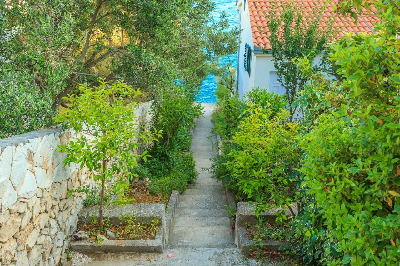 Holiday Home Lola, Sea On A Palm! Heated Pool Trogir Exterior photo