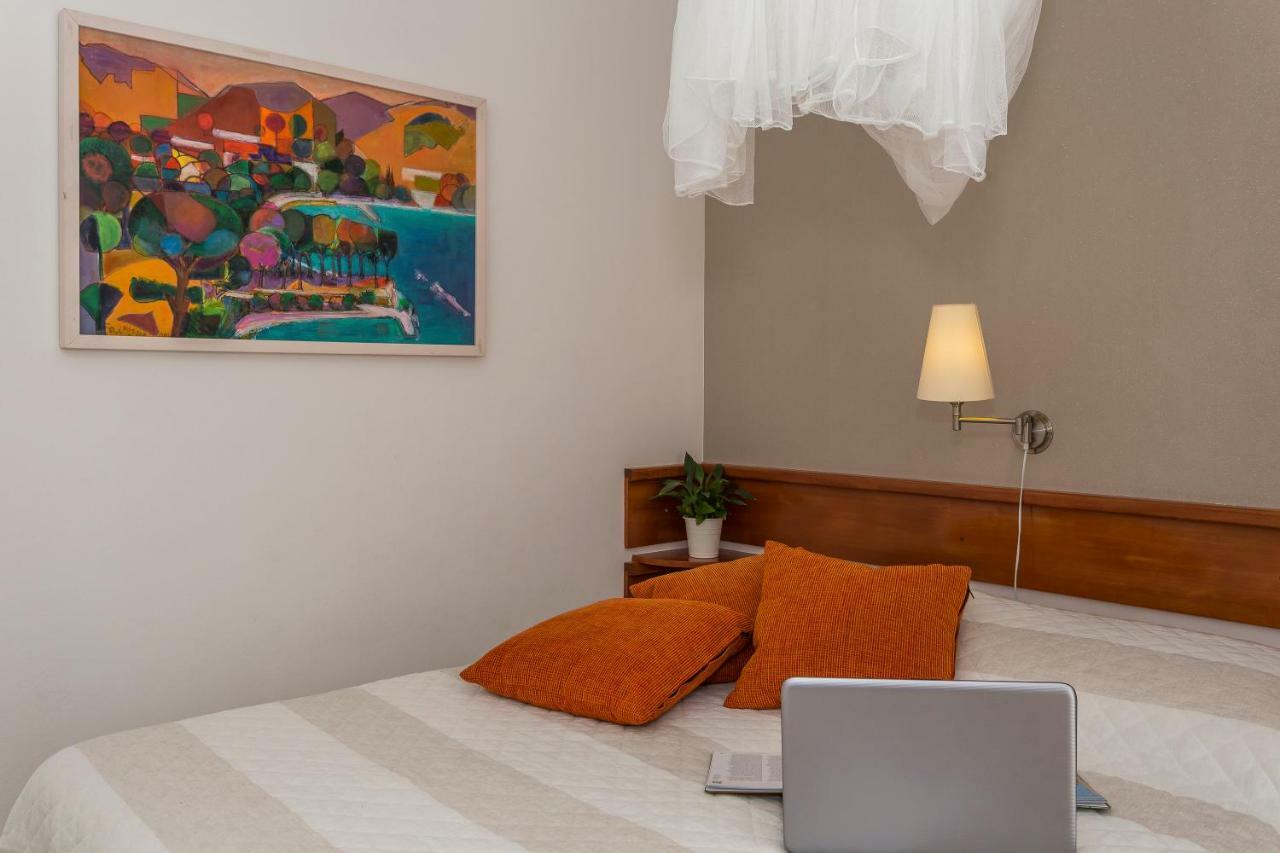 Holiday Home Lola, Sea On A Palm! Heated Pool Trogir Exterior photo