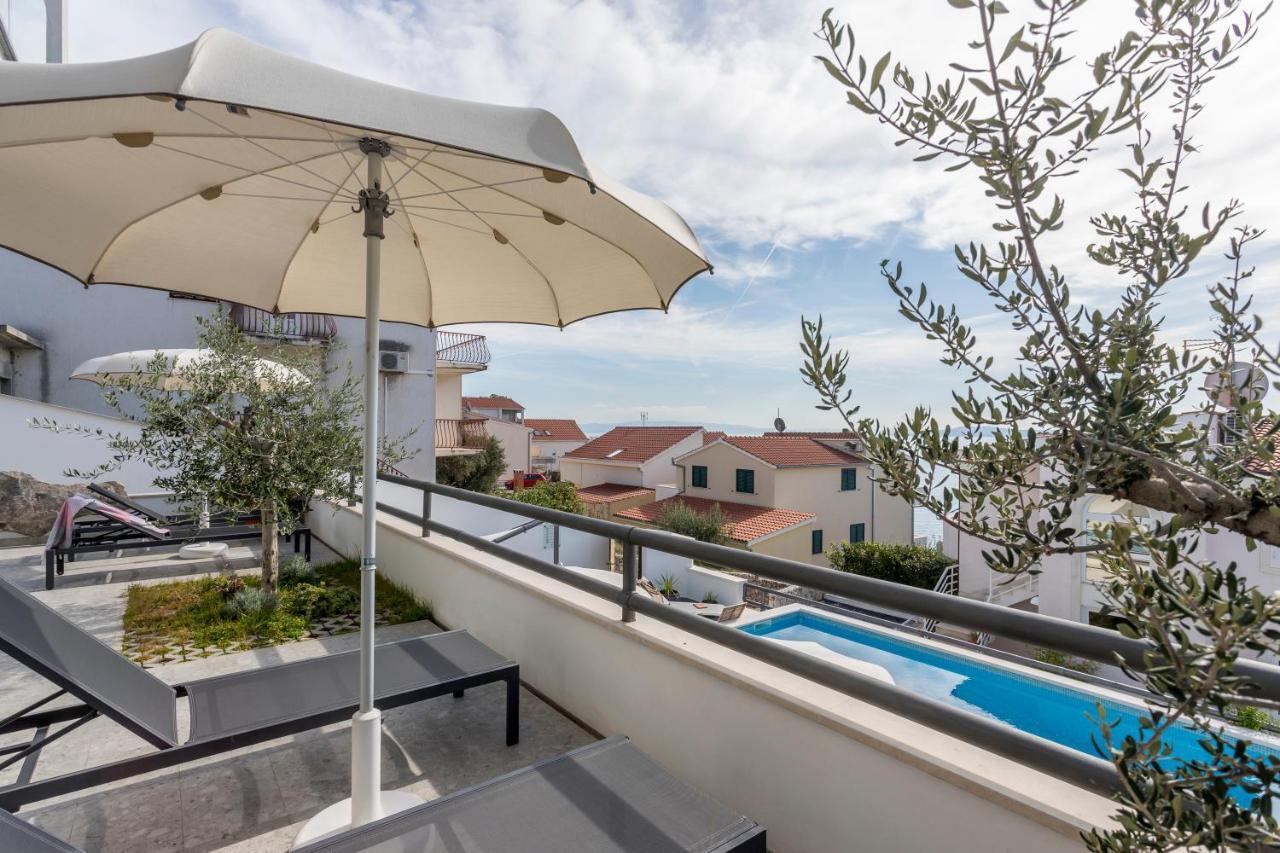 Holiday Home Lola, Sea On A Palm! Heated Pool Trogir Exterior photo