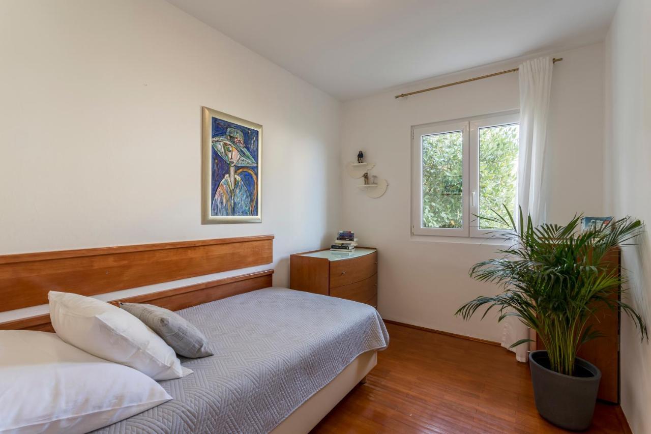 Holiday Home Lola, Sea On A Palm! Heated Pool Trogir Exterior photo