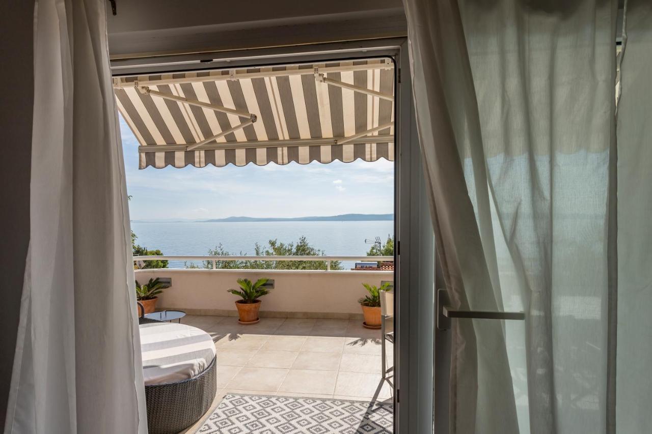 Holiday Home Lola, Sea On A Palm! Heated Pool Trogir Exterior photo