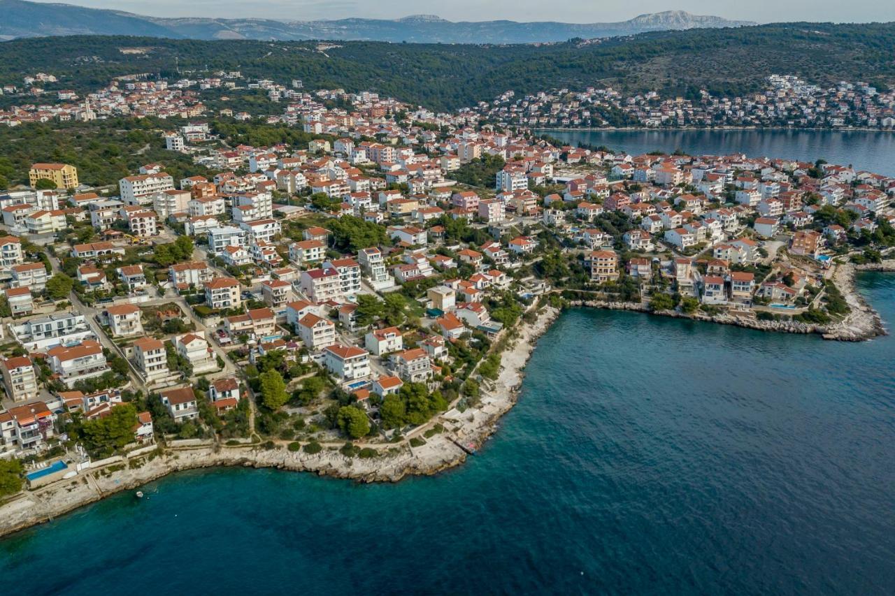 Holiday Home Lola, Sea On A Palm! Heated Pool Trogir Exterior photo